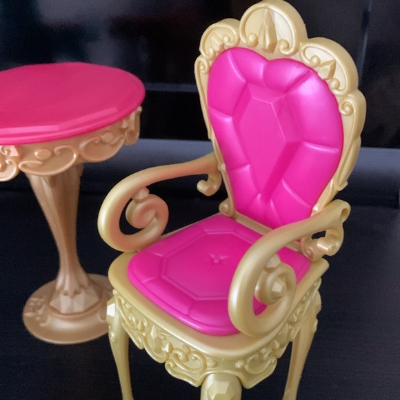 Diamond Castle Furniture - Picture 4 of 9